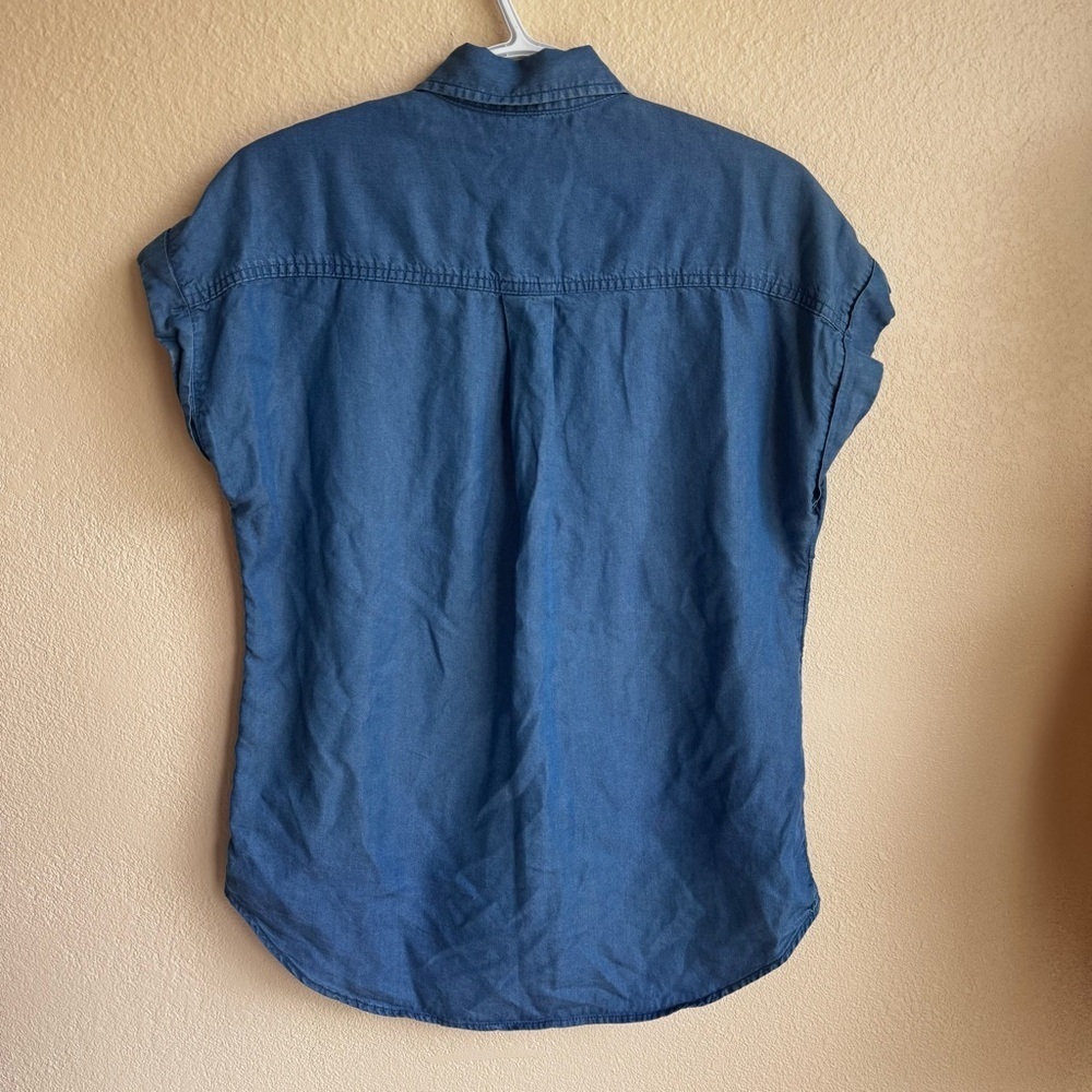 Tilley Women’s Small Chambray Button-Up Shirt — Short Sleeve Lightweight Top - Picture 4 of 6